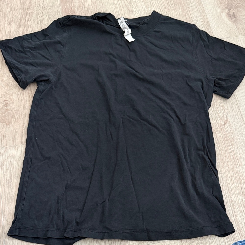 Lululemon tee